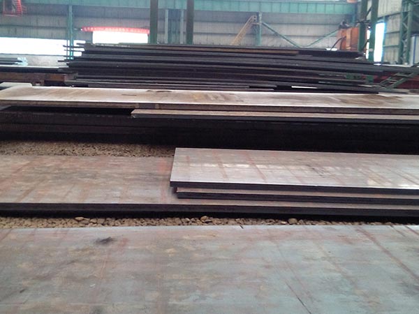 What are the differences between black and painted sa573 gr 58 hot rolled carbon steel sheet
